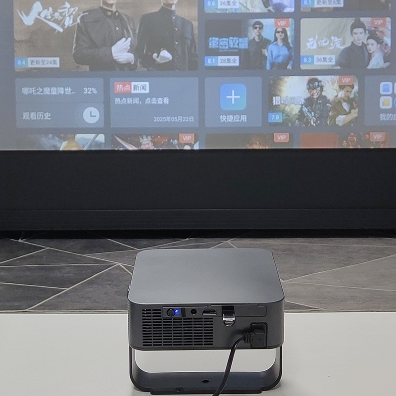 AI Smart 8500 Lumens Z6 Mini P - đánh giá và giá Auto Focus Keystone Correction Projector